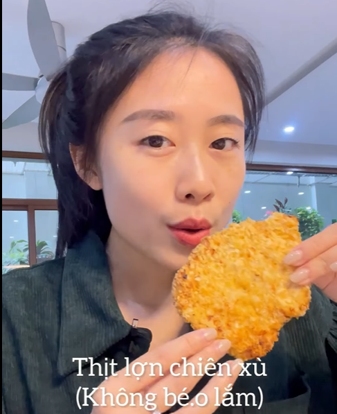 /thumbnail.php?w=320&img=/uploads/minh-hoa/cong-thuc-thit-heo-chien-xu-nhung-van-sieu-healthy-cua-co-nang-ngoc-khanh-day-1732106035.pngCông thức thịt heo chiên xù nhưng vẫn siêu healthy của cô nàng Ngọc Khánh Đây